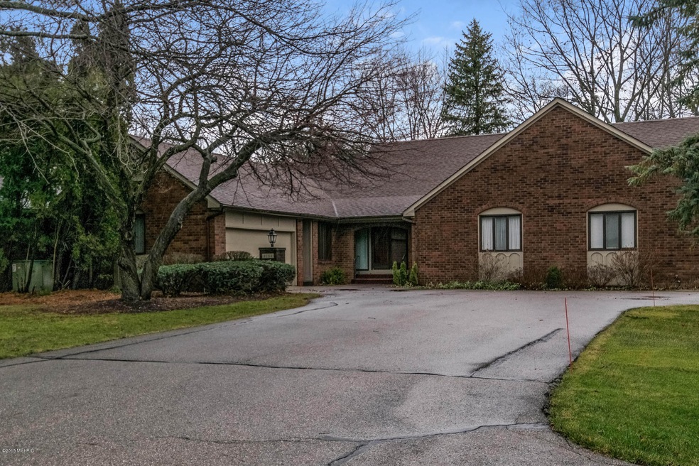 001-Front_View-2263477-medium