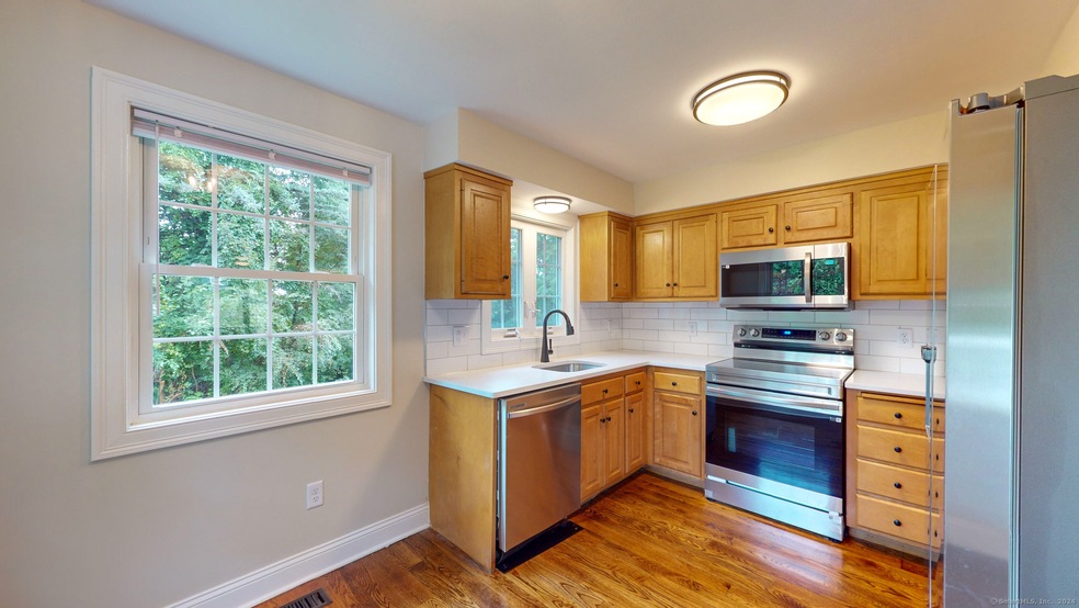 88 Nooks Hill Rd, Cromwell, CT 06416 - photo 1