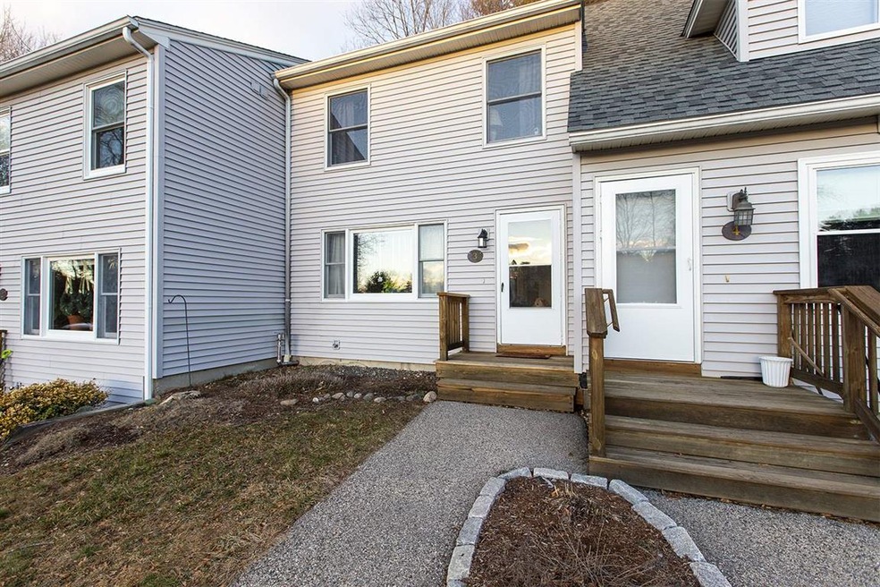 3 Fieldstone Estate, Newmarket, NH 03857 - photo 1