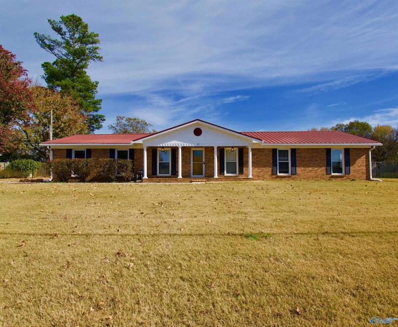16190 E Glenn Valley, Athens, AL 35611 - photo 1
