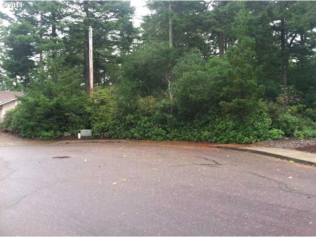 2361 23rd St unit 35, Florence, OR 97439 - photo 1