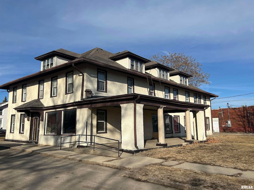 201 11th Ave, Fulton, IL 61252 - photo 1