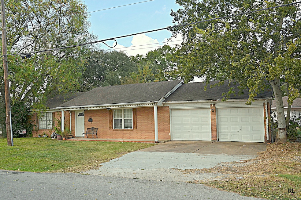 805 Avenue J in Rosenberg, Texas!
