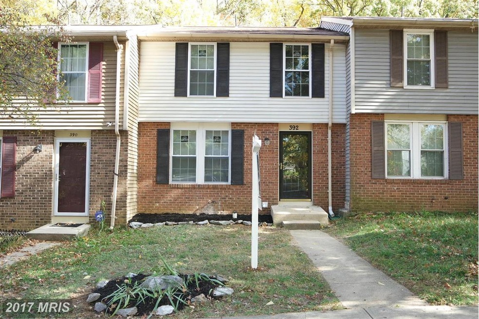 392 Shady Glen Dr, Capitol Heights, MD 20743 - photo 1