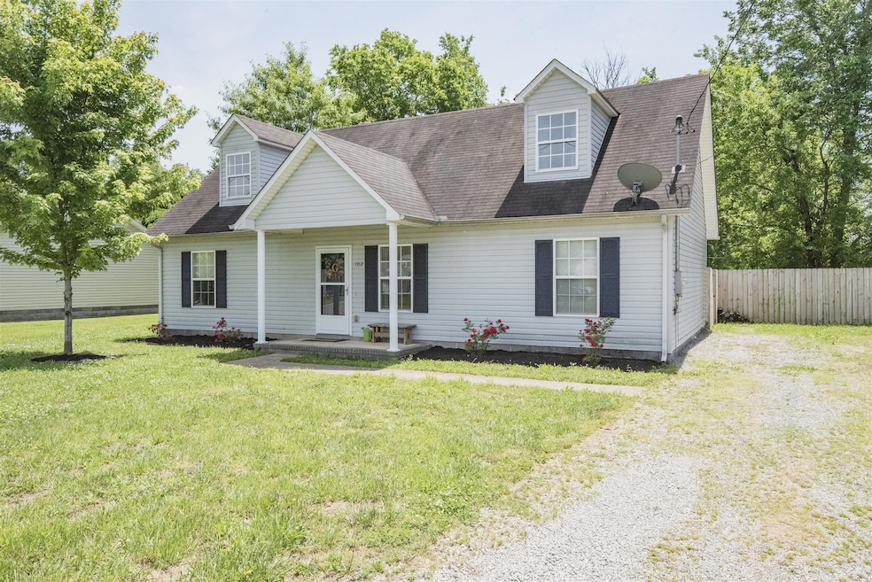 102 Stonefield Cir, Shelbyville, TN 37160 - photo 1