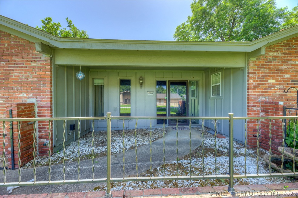 12911 S 123rd East Ave, Broken Arrow, OK 74011 - photo 1