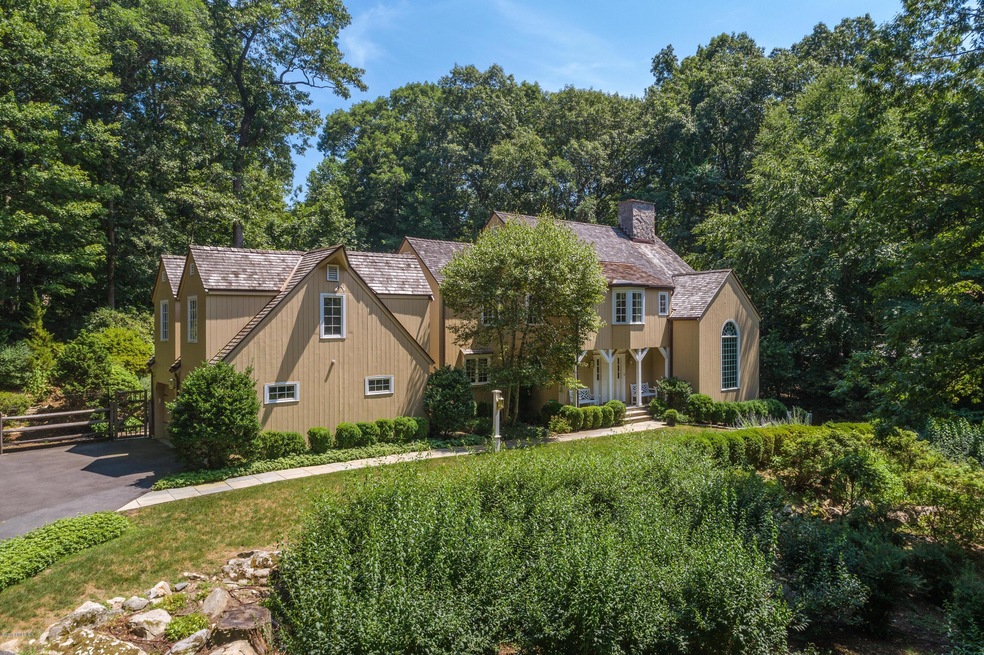 29 Old Stone Bridge Rd, Cos Cob, CT 06807 - photo 1