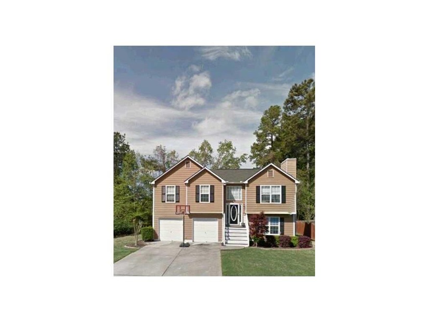 Exterior Front. Nice level Front yard. This home s