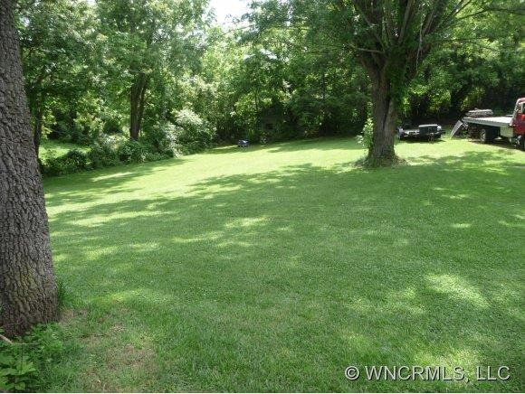 Level shaded lot