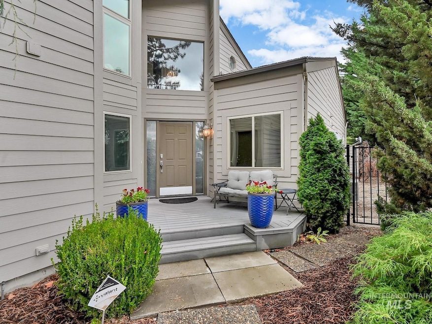 Pending $559,900 • Co-Listing Agent