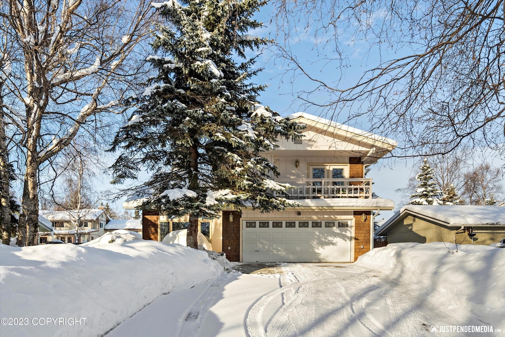 6731 Pickwick Place, Anchorage, AK 99504 - photo 1