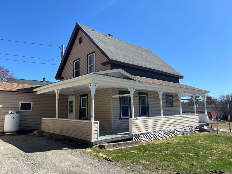 591 Union St unit 1, Littleton, NH 03561 - photo 1