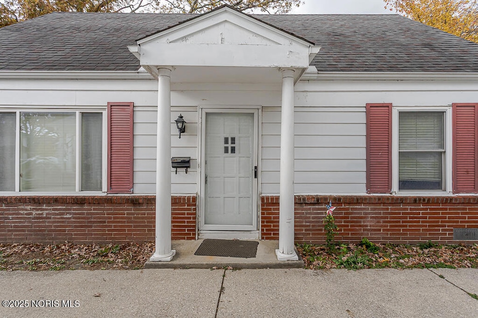 2152 Mansfield Rd, Toledo, OH 43613 - photo 1