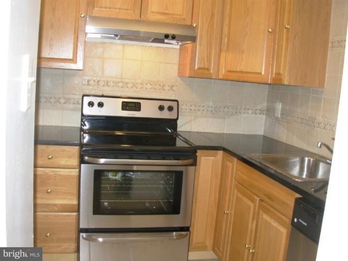 8606F Village Way unit 4/860, Alexandria, VA 22309 - photo 1