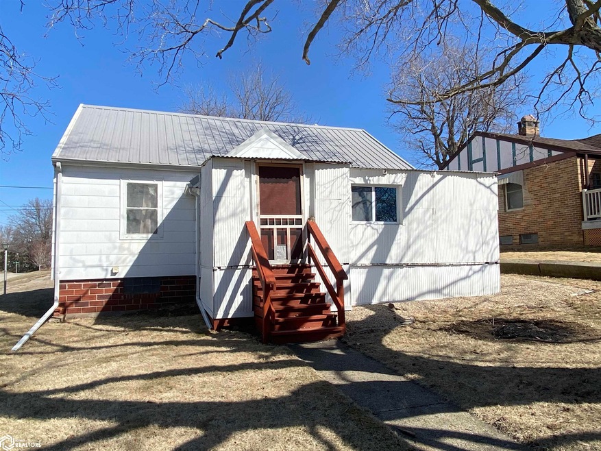 602 Davis St, Audubon, IA 50025 - photo 1