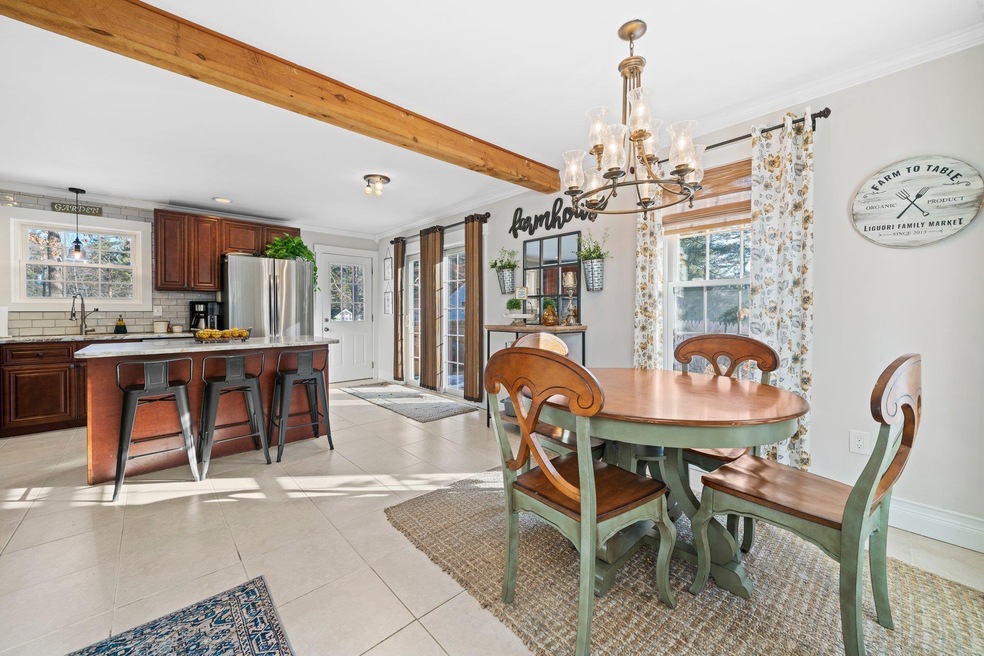 8 John Ln, MerriMacK, NH 03054 - photo 1