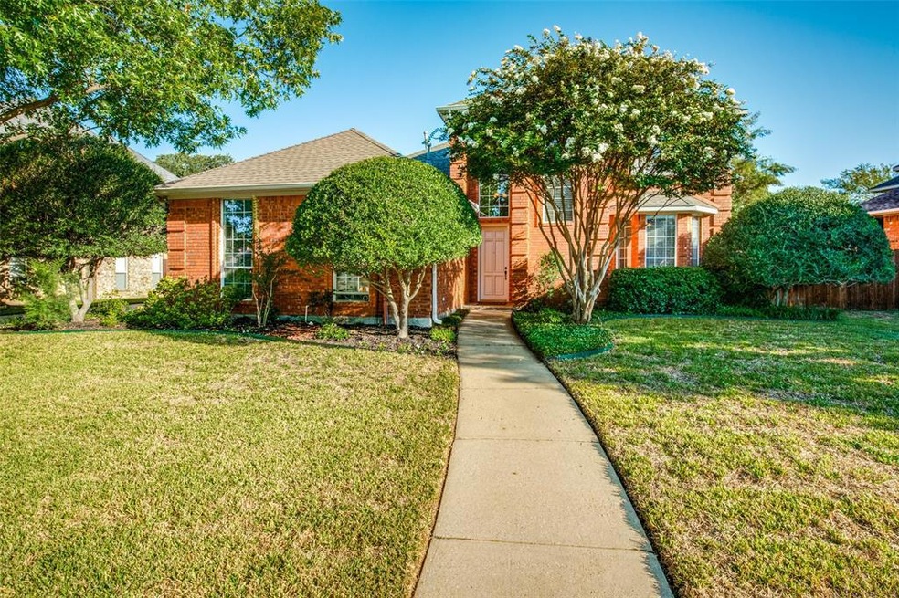 1209 Buena Vista Dr, Denton, TX 76210 - photo 1