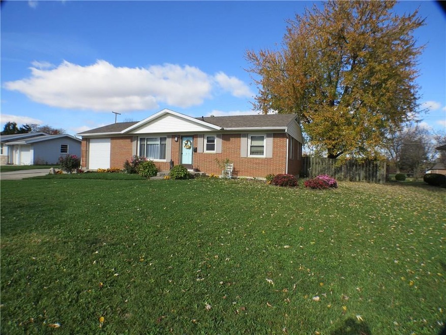 810 Park Dr, Wapakoneta, OH 45895 - photo 1