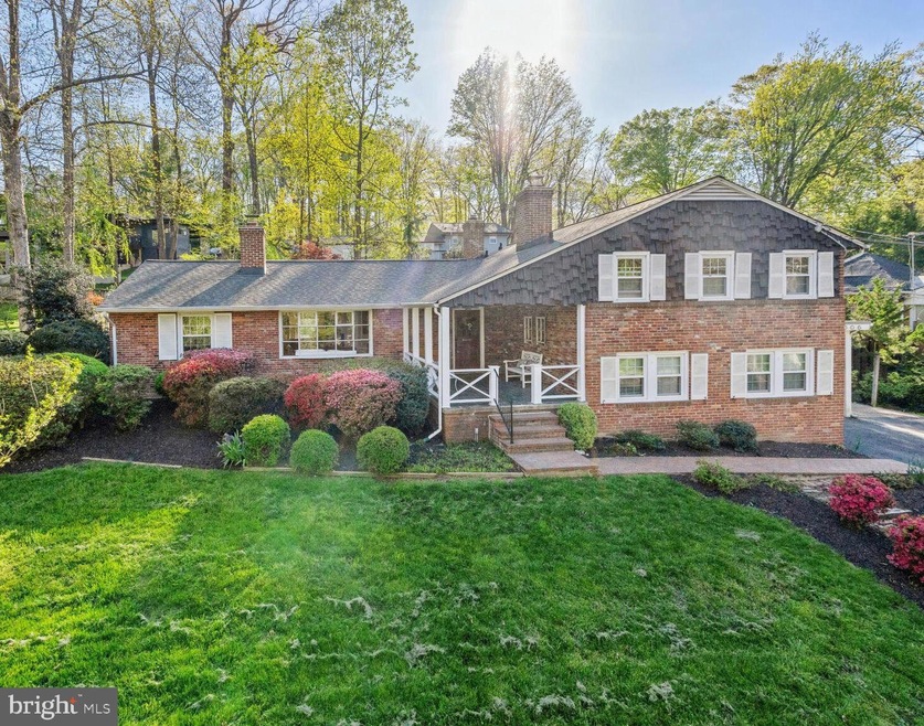 6306 Waterway Dr, Falls Church, VA 22044 - photo 1