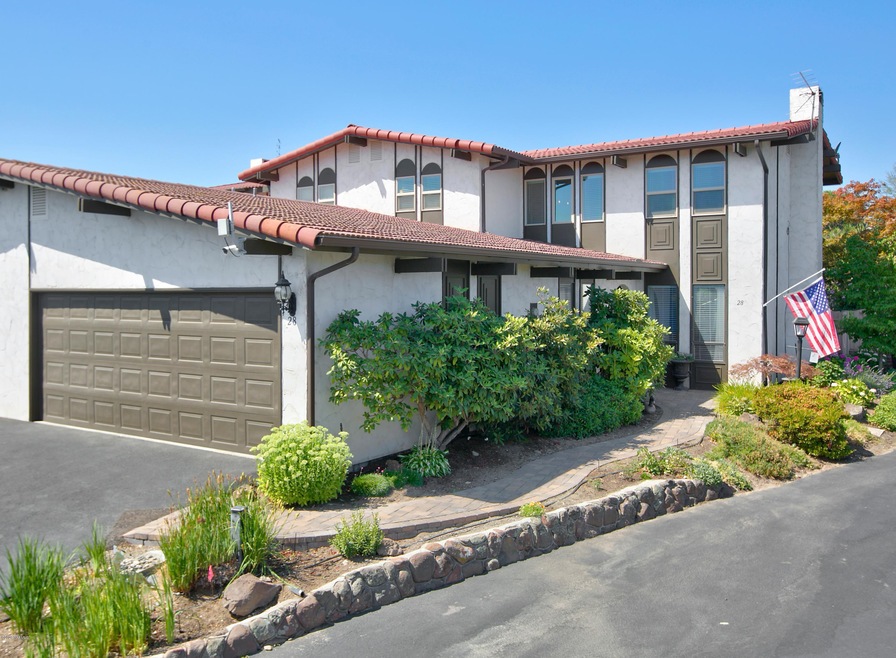 28 Crest Circle