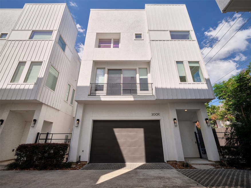 2007 Brun St unit C, Houston, TX 77019 - photo 1