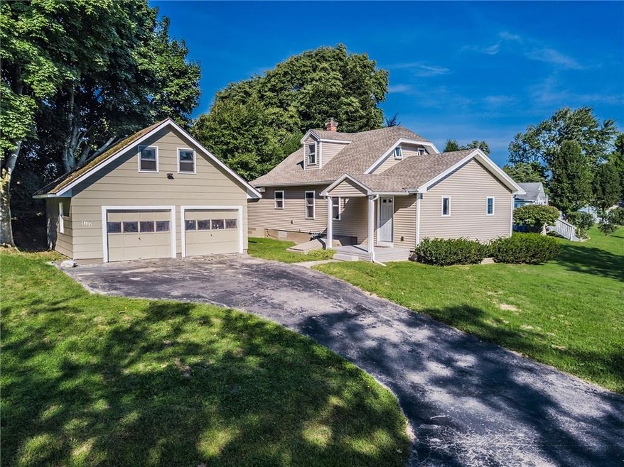 WELCOME to 7125 OVERLOOK DRIVE, Sodus Point!