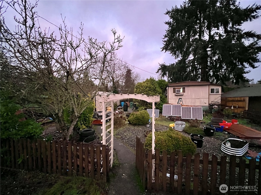 2530 NE Helm St, Bremerton, WA 98310 - photo 1