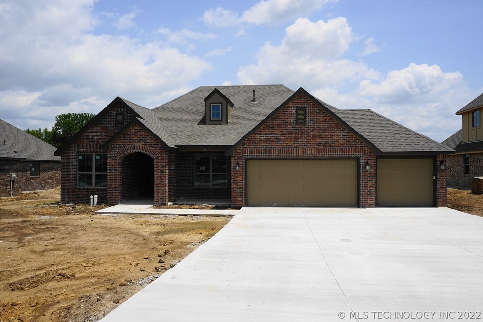 2141 S Osage, Skiatook, OK 74070 - photo 1