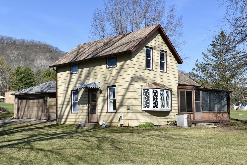 1240 Brown's Ln, Dakota, MN 55925 - photo 1