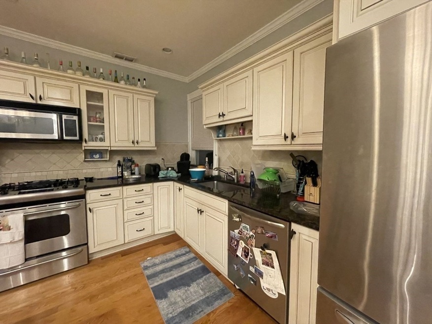 62 Chestnut St unit 3, Brookline, MA 02445 - photo 1