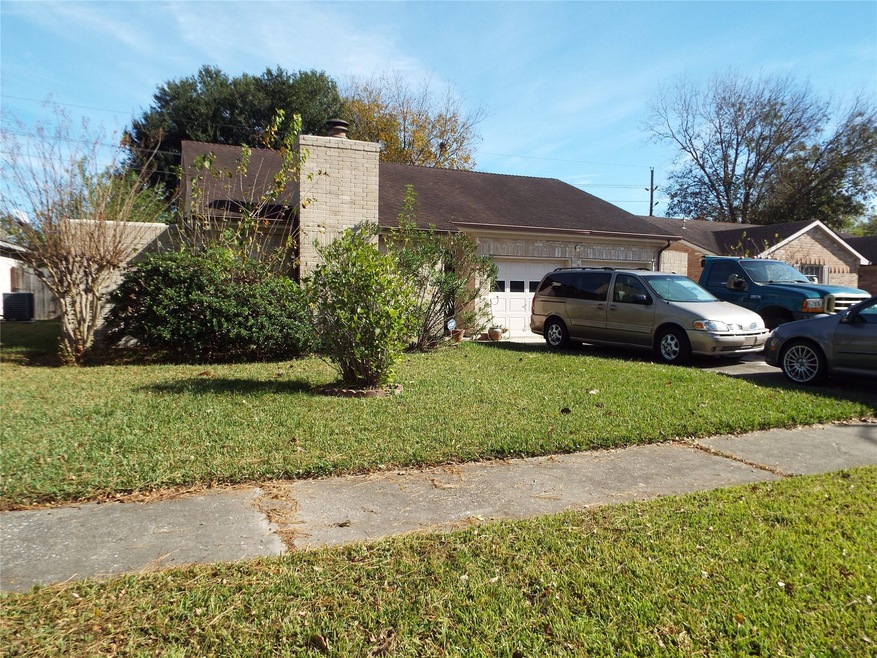 10922 Mackenzie Dr, Houston, TX 77086 - photo 1
