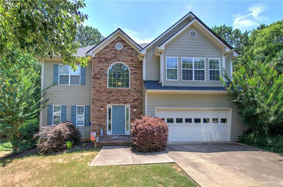 View of front property featuring a garage