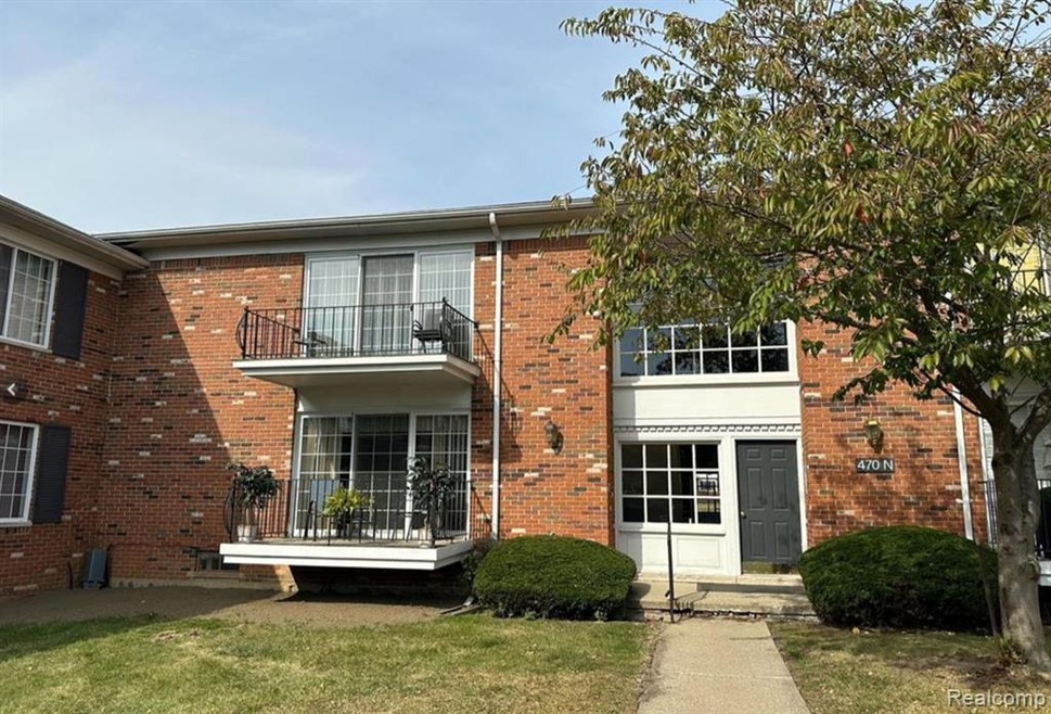 470 Fox Hills Dr N unit 8, Bloomfield Hills, MI 48304 - photo 1