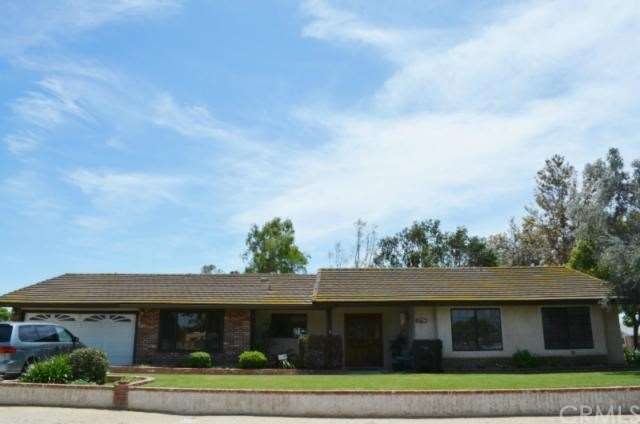Front view of home with great curb appeal