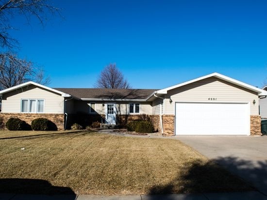 4001 W Redwood Dr, North Platte, NE 69101 - photo 1