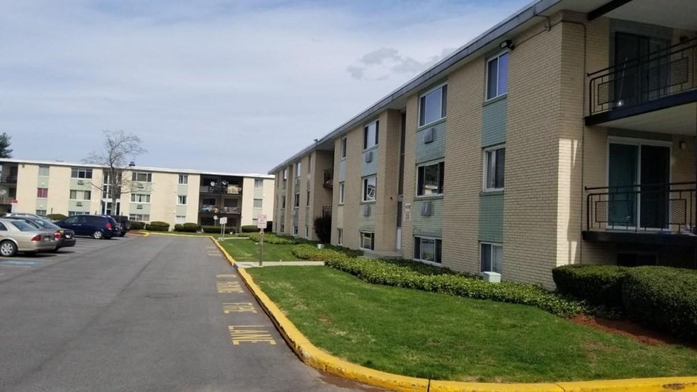 18 Nelson Dr unit 2G, Randolph, MA 02368 - photo 1