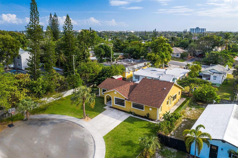 027-17179thAveN-LakeWorth-FL-small