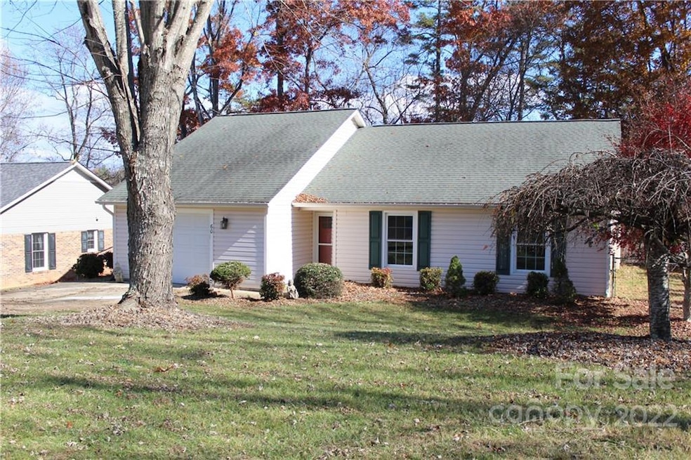 60 Lynwood Cir, Asheville, NC 28806 - photo 1