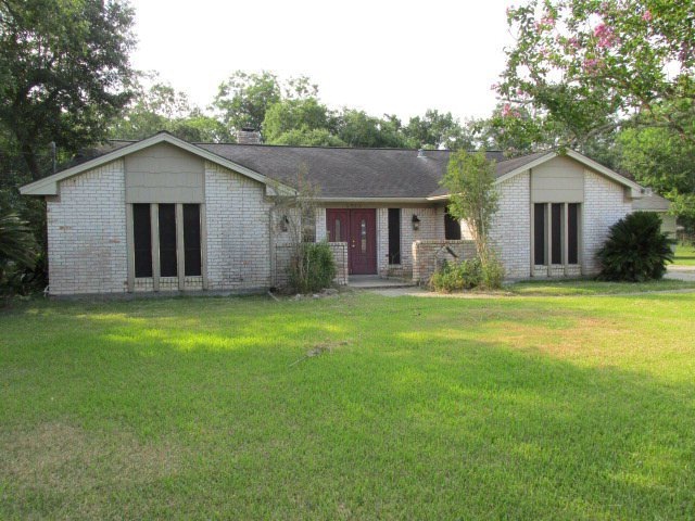 6903 Oak Bend Dr, Alvin, TX 77511 - photo 1