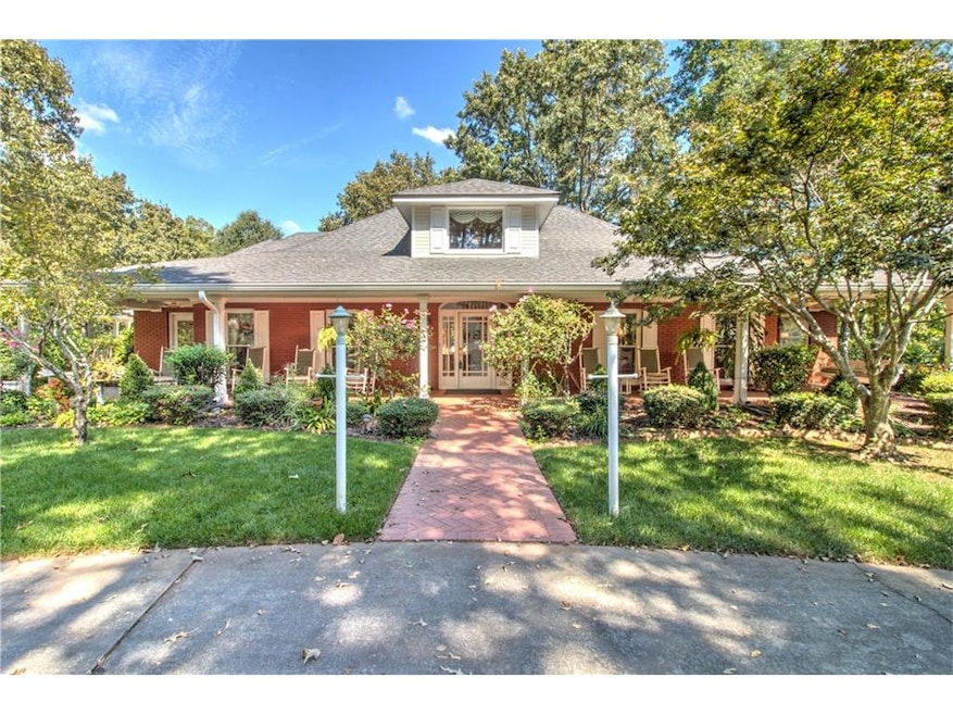 3167 Heritage Crossing Dr, Buford, GA 30519 - photo 1