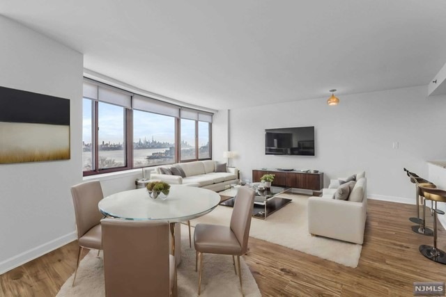 Palisades unit 1013, Fort Lee, NJ 07024 - photo 1