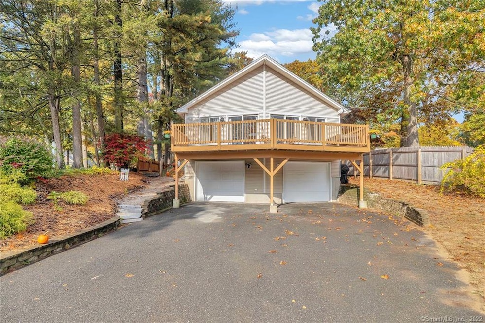 39 W Shore Dr, Enfield, CT 06082 - photo 1