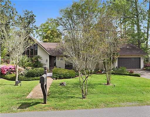 1220 W Fourth Ave, Picayune, MS 39466 - photo 1