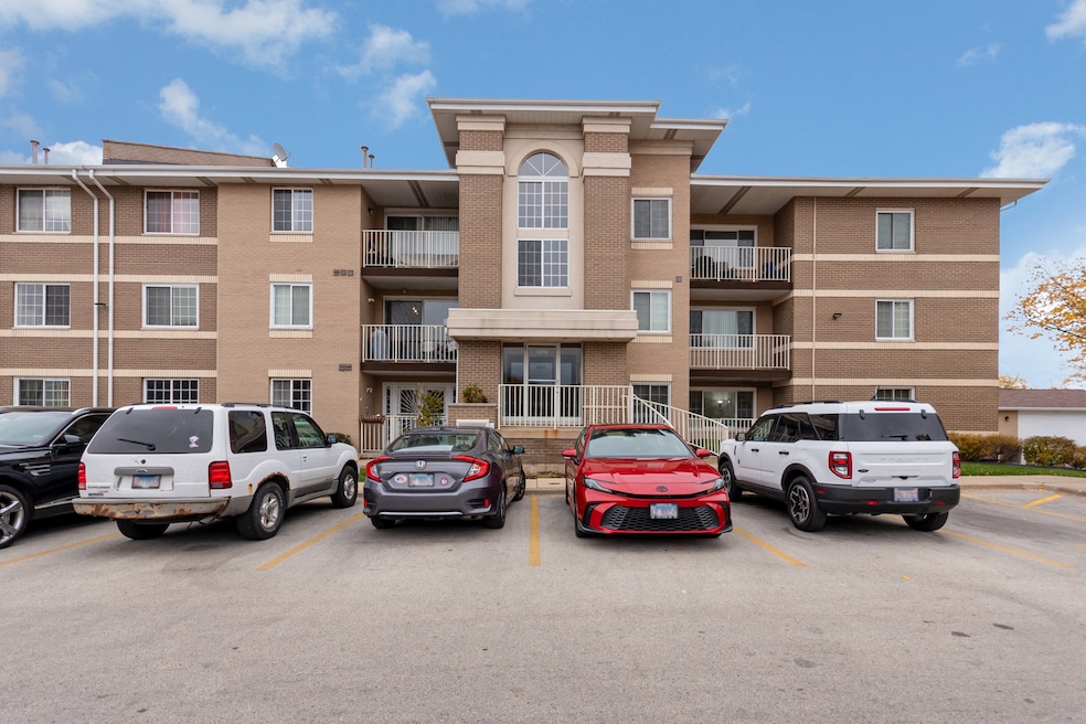 4219 W 76th St unit 106, Chicago, IL 60652 - photo 1