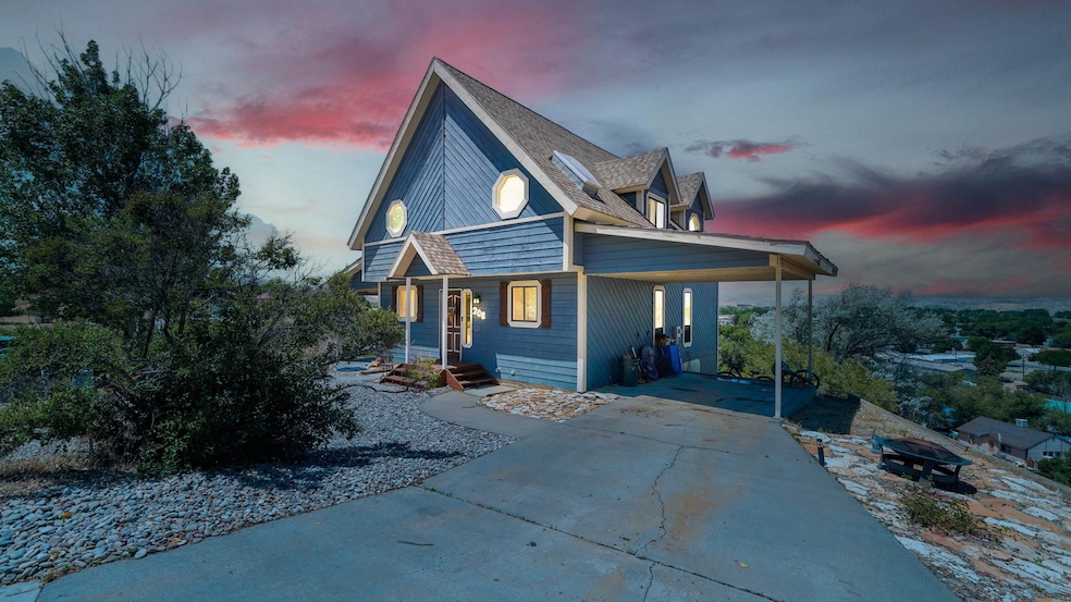 208 Hillcrest Cir, Rangely, CO 81648 - photo 1