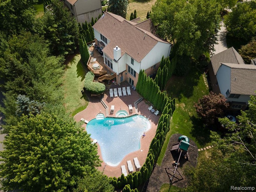Large & completely private backyard