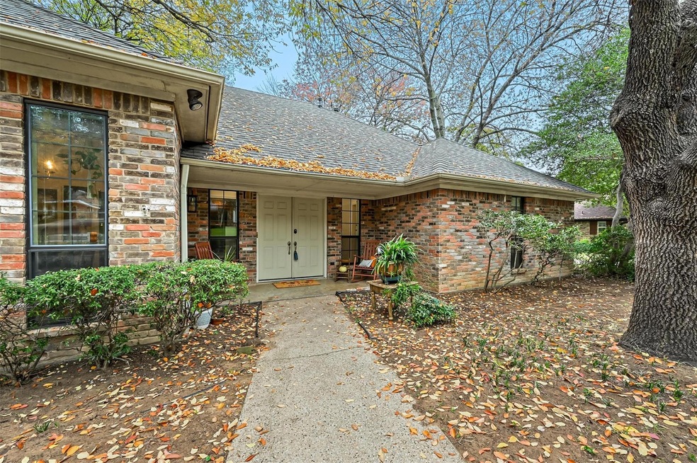 2216 Stonegate Dr, Denton, TX 76205 - photo 1