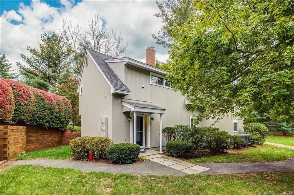 7 Partridge Ct, Simsbury CT