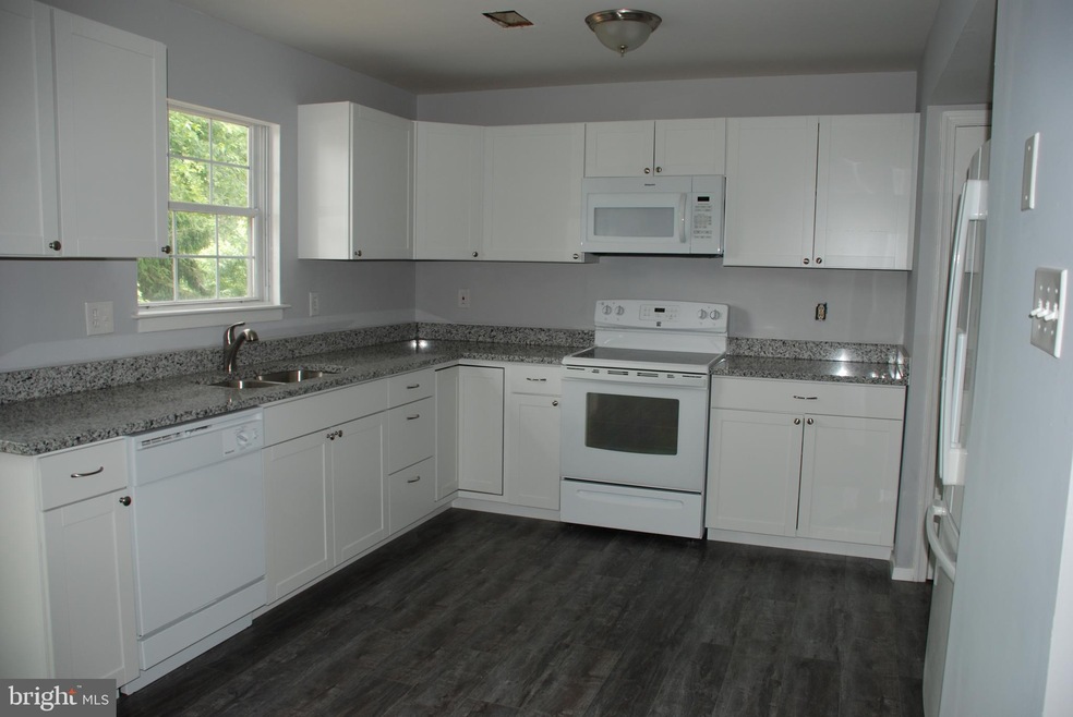 7523 Braemar Ct, Sykesville, MD 21784 - photo 1