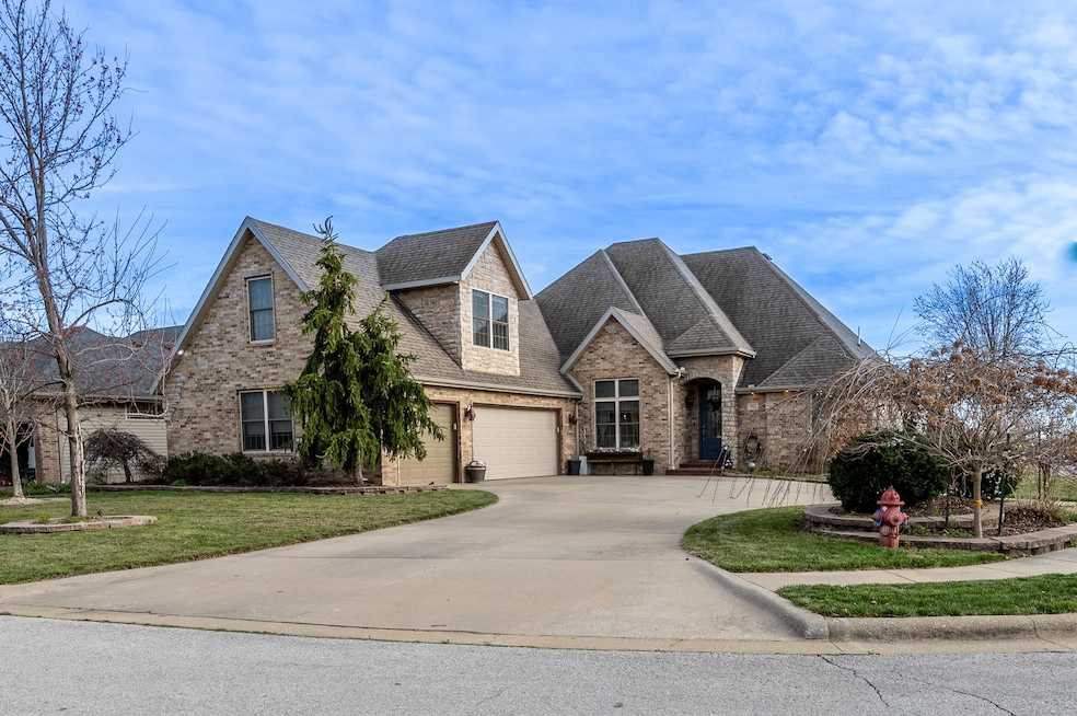 922 E. Ozark Jubilee Dr, Nixa, MO-1
